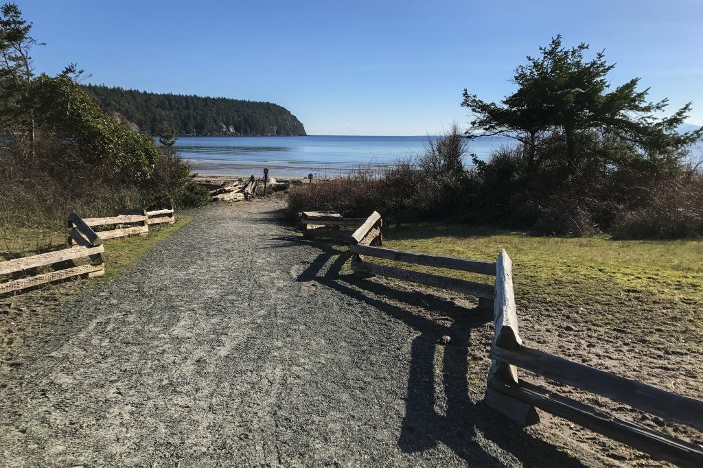 Big Trib Path to Beach